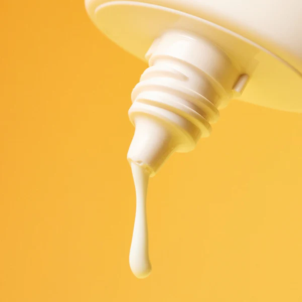 a portable mattifying sun stick with spf50+ pa++++ that controls oil, reduces shine, and provides easy reapplication throughout the day. a portable mattifying sun stick with spf50+ pa++++ that controls oil, reduces shine, and provides easy reapplication throughout the day.